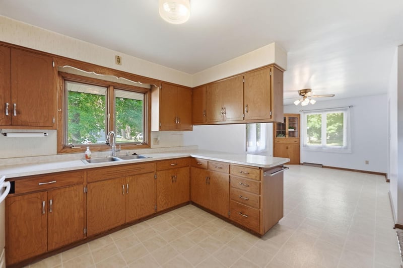 202 34th Ave N, Saint Cloud, MN 56303