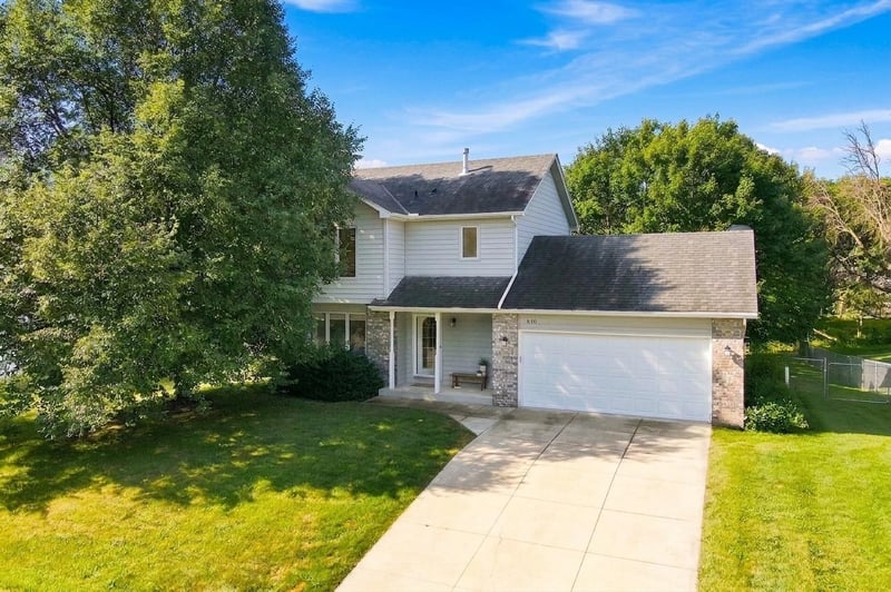 840 Northview Park Rd, Eagan, MN 55123