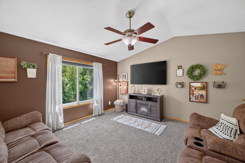 722 3rd St NE, Byron, MN 55920