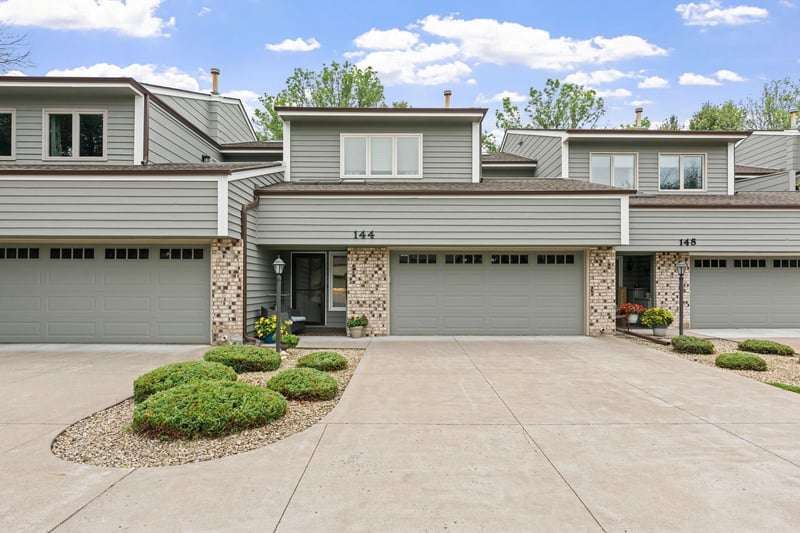 144 122nd Ave NW, Coon Rapids, MN 55448
