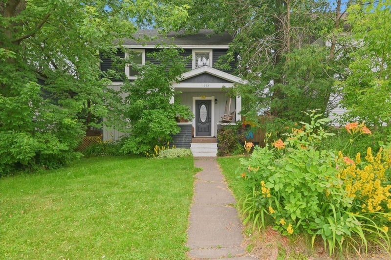 1515 N 9th Ave E, Duluth, MN 55805