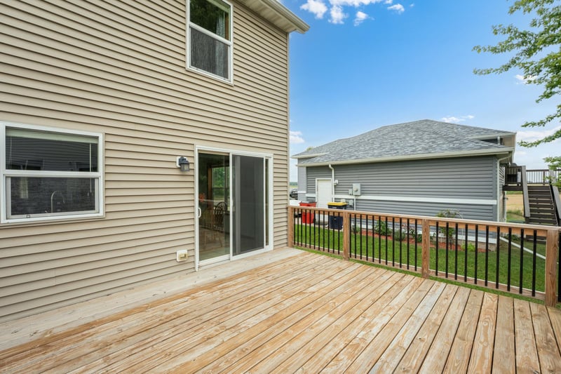 805 3rd Ave NE, Plainview, MN 55964