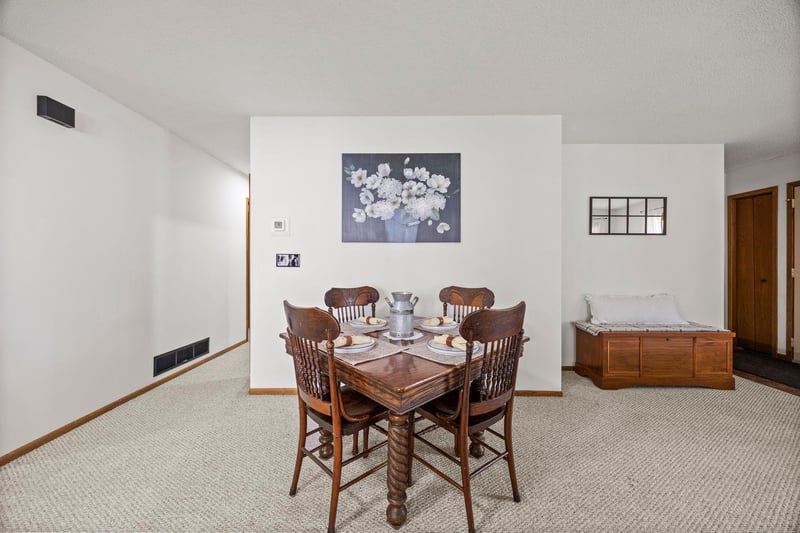 1365 2nd Ave SE, Cambridge, MN 55008
