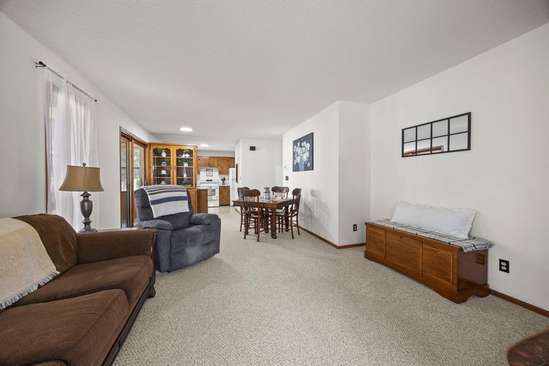 1365 2nd Ave SE, Cambridge, MN 55008