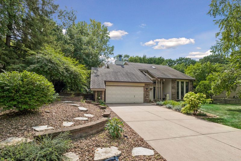2248 James St, Eagan, MN 55122