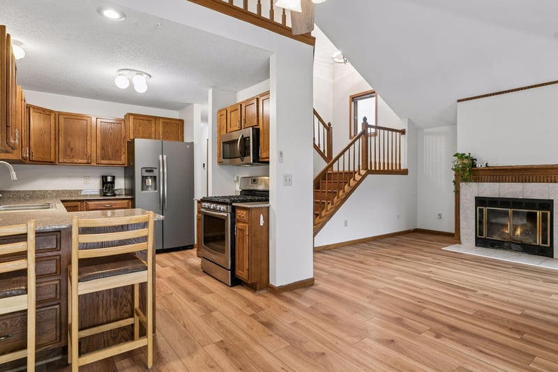 7887 72nd St S, Cottage Grove, MN 55016