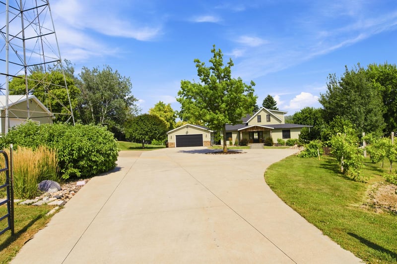 396 Maple Ln SE, New Prague, MN 56071