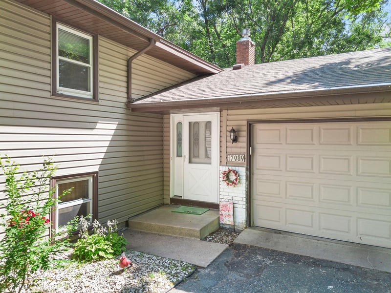 7989 Eastwood Rd, Mounds View, MN 55112