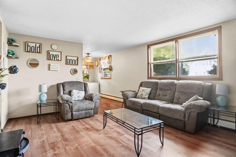 901 4th St NE, Minneapolis, MN 55413