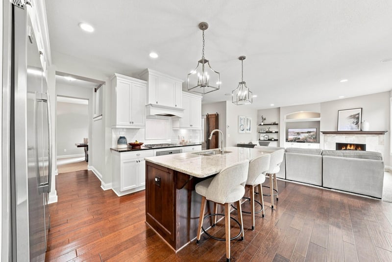 3025 Fairway Dr, Chaska, MN 55318