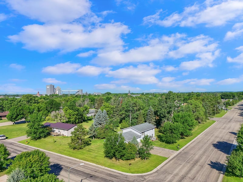 380 7th St Ne, Perham, MN 56573