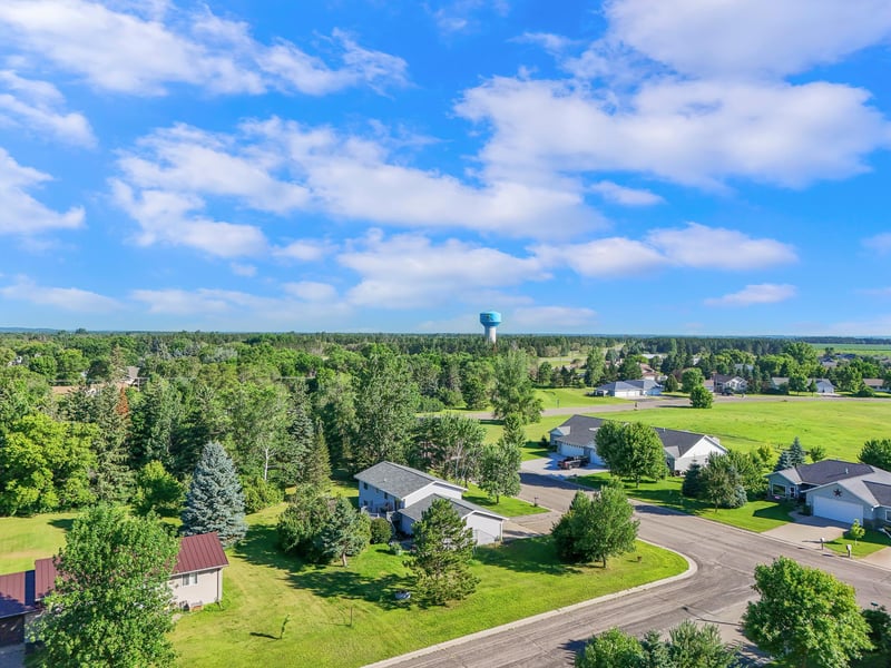 380 7th St Ne, Perham, MN 56573