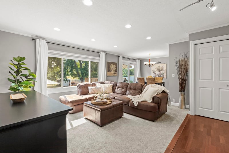 14682 Dunbar Ct, Apple Valley, MN 55124
