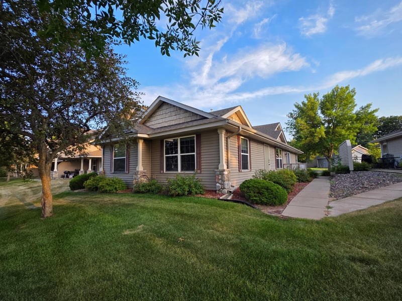 827 Winsome Way NW, Isanti, MN 55040