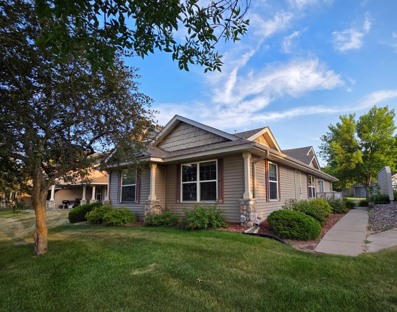 827 Winsome Way NW, Isanti, MN 55040