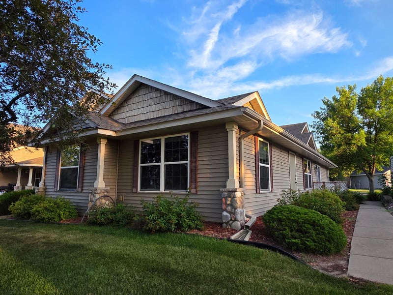 827 Winsome Way NW, Isanti, MN 55040