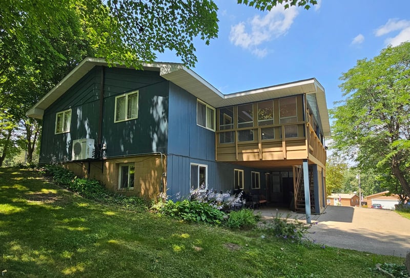 23221 Green Acres Dr, Richmond, MN 56368