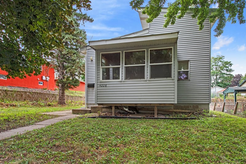 4228 Washington St NE, Columbia Heights, MN 55421
