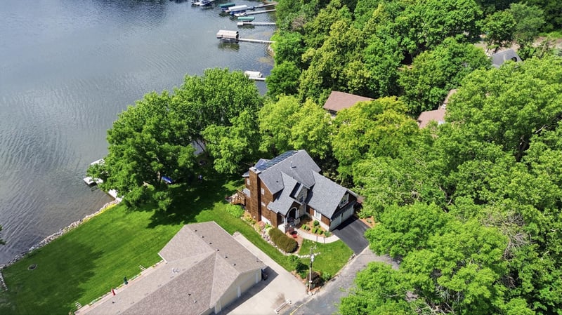 9247 Lake Riley Blvd, Chanhassen, MN 55317