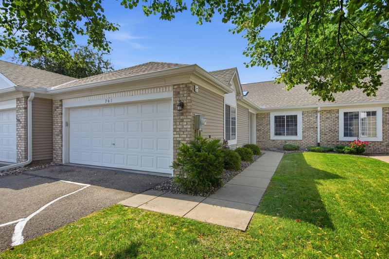 761 Markgrafs Lake Draw, Woodbury, MN 55129