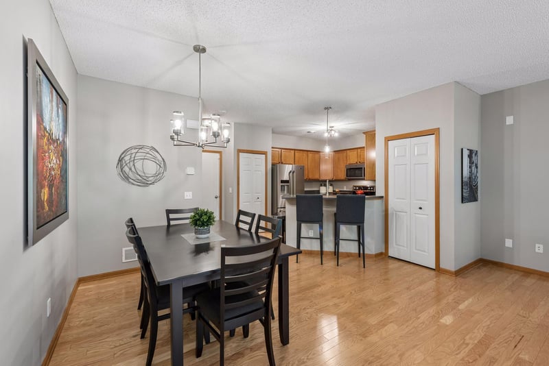 11025 Oak Grove Cir #C, Woodbury, MN 55129