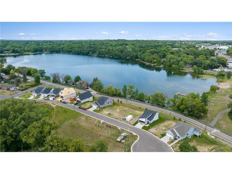 221 Mccarrons Pl W, Roseville, MN 55113