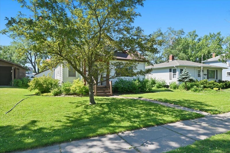 816 N 19th St, Superior, WI 54880