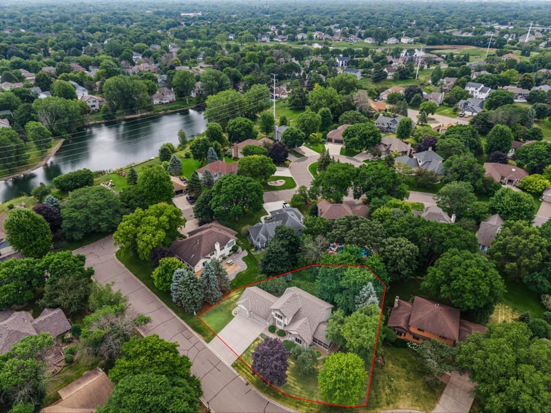 8925 Ashley Ter, Brooklyn Park, MN 55443