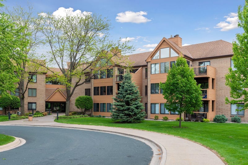 6100 Auto Club Rd #316, Bloomington, MN 55438