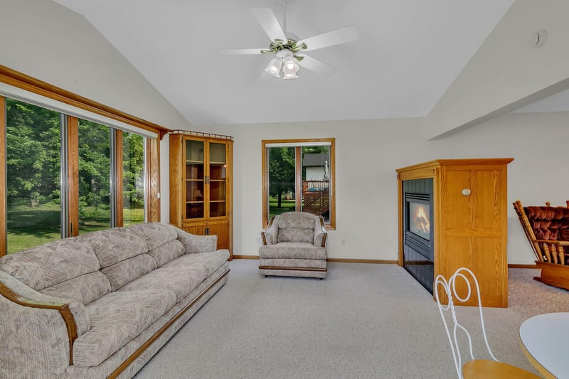 703 2nd Ave NE, Melrose, MN 56352