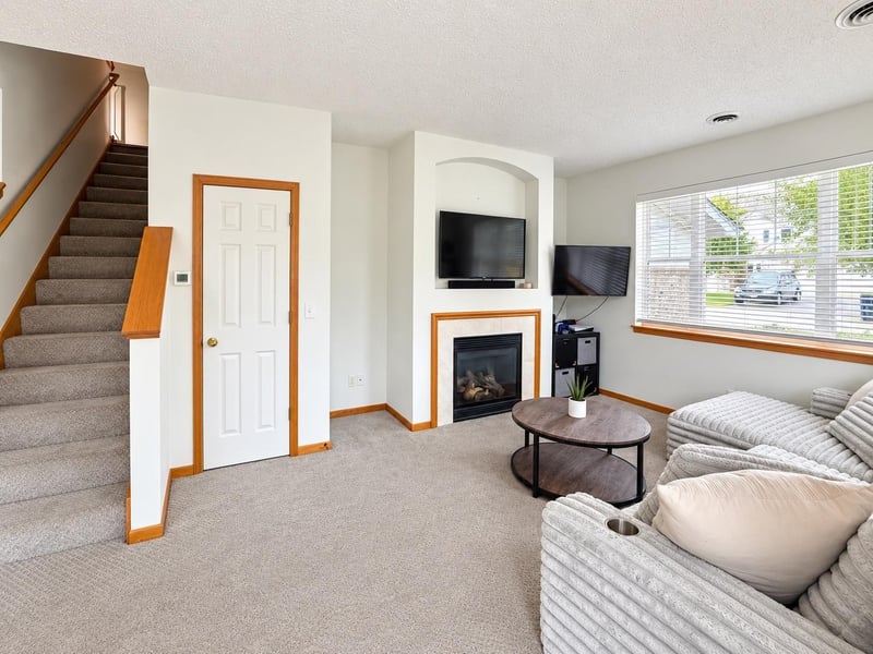 11193 204th St W #201, Lakeville, MN 55044