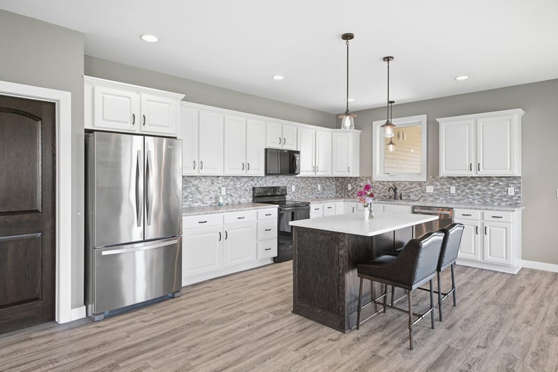 820 Fieldcrest Dr, Mankato, MN 56001