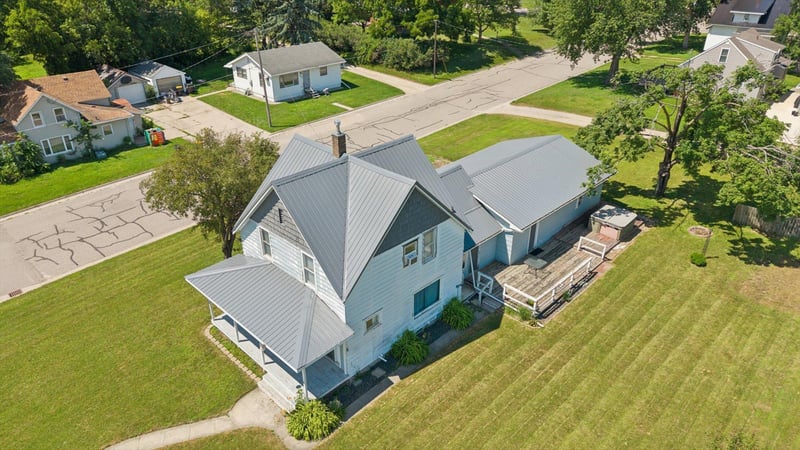 210 W 7th St, Starbuck, MN 56381