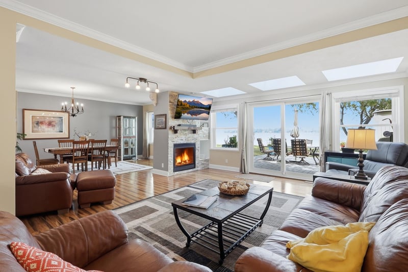 6 1st St, Excelsior, MN 55331