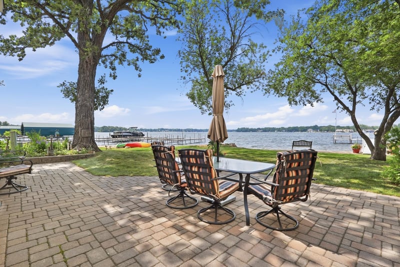 6 1st St, Excelsior, MN 55331