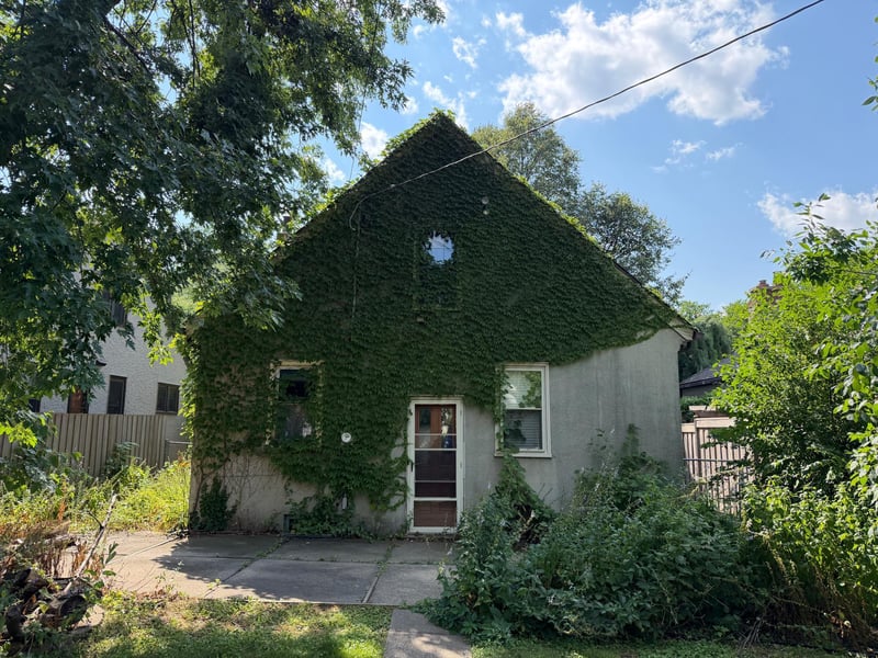 4709 Clinton Ave S, Minneapolis, MN 55419