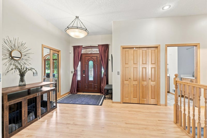 1084 Parkview Ln, Victoria, MN 55386