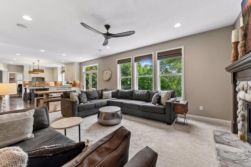 9113 Sunnyvale Dr, Chanhassen, MN 55317