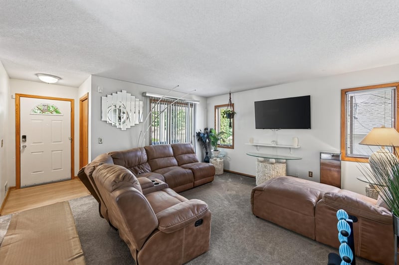 3838 Dupont Ave N, Minneapolis, MN 55412