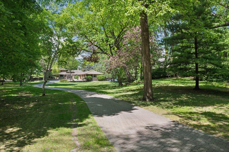 28235 Boulder Cir, Shorewood, MN 55331