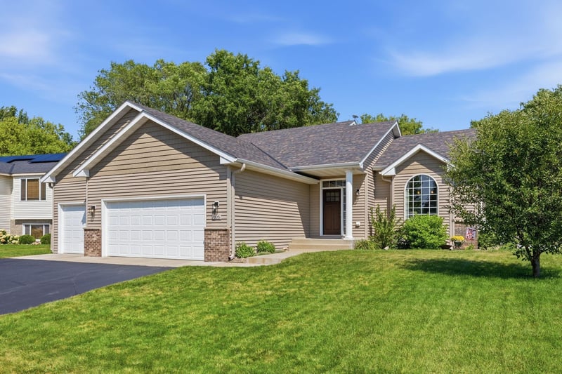 806 3rd Ave SE, Cold Spring, MN 56320