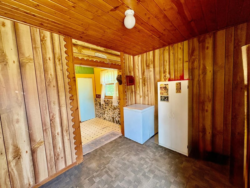 122 2nd Ave SE, Baudette, MN 56623