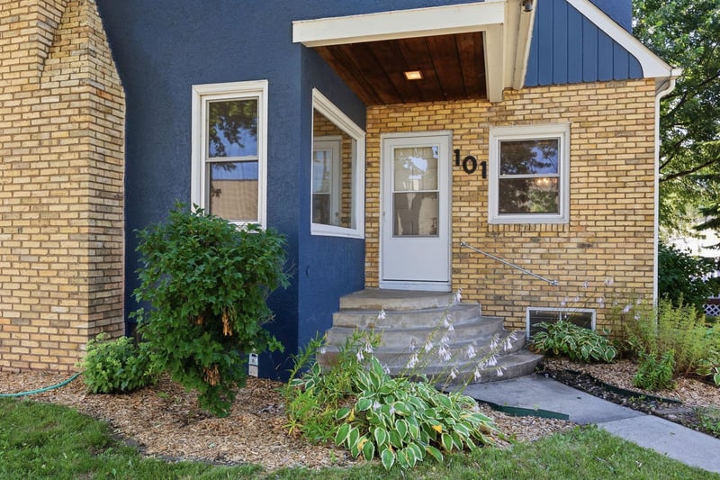 101 Red River Ave S, Cold Spring, MN 56320