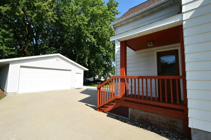 342 2nd Ave, Zumbrota, MN 55992