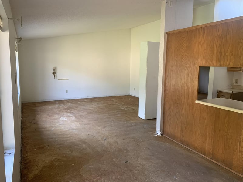 305 6th St NW, Adams, MN 55909