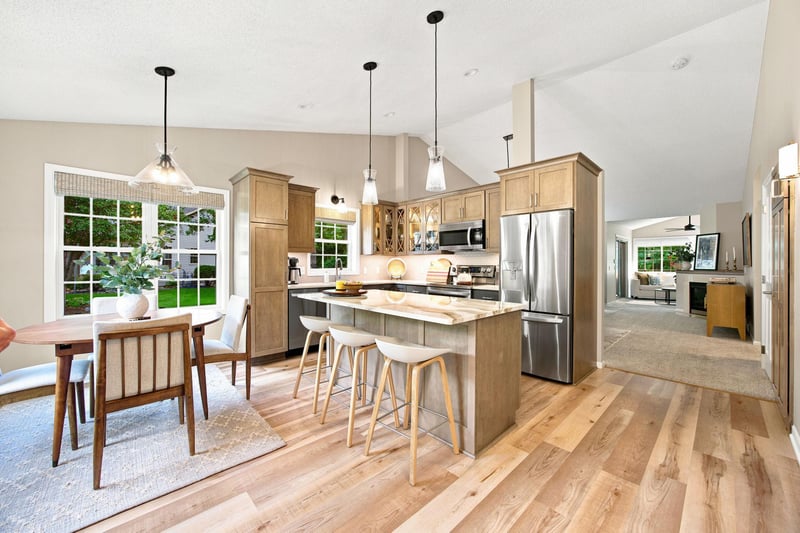 27732 Woodland Dr, Chisago City, MN 55013