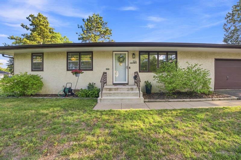 5324 Horizon Dr NE, Fridley, MN 55421