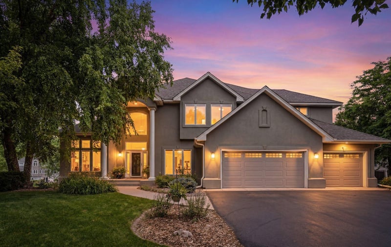 856 Great Oaks Trl, Eagan, MN 55123