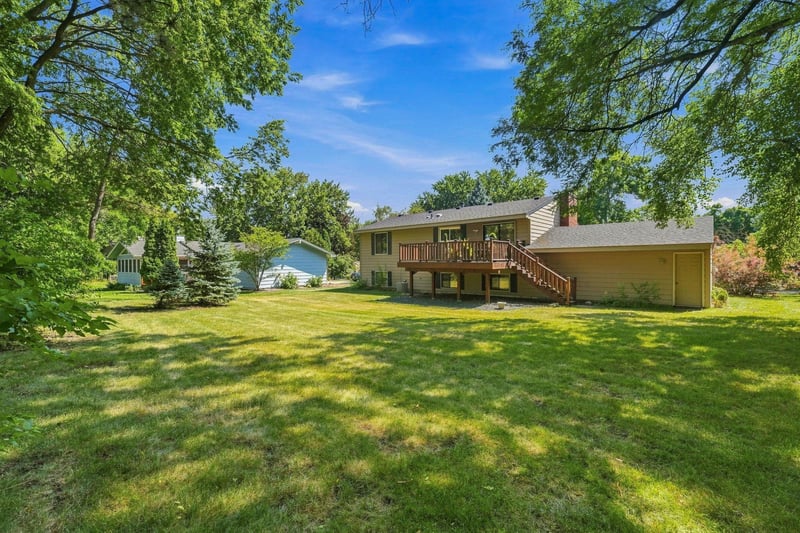 10924 Hyland Ter, Eden Prairie, MN 55344