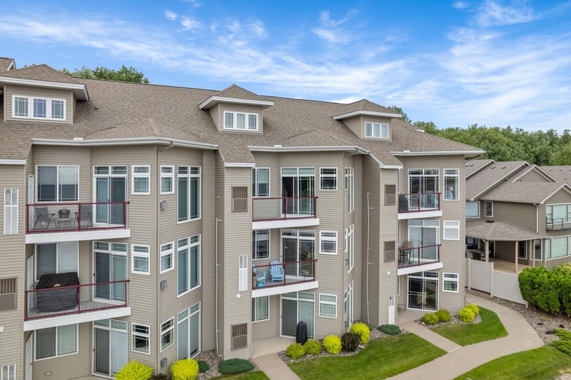 100 Central Point Rd #210, Lake City, MN 55041